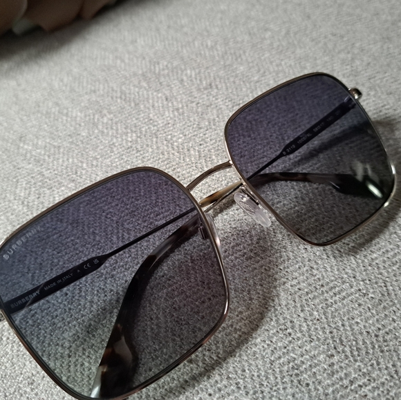 Burberry Jude Sunglasses - Picture 5 of 8